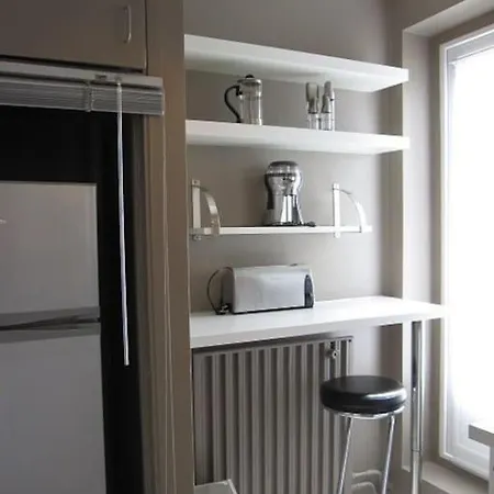 Victor Hugo Carrefour Pompe 16e Proche Etoile Et Tour Eiffel *