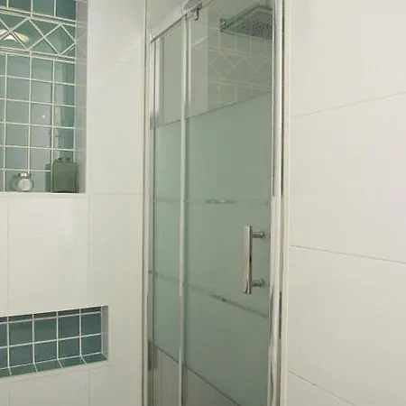 Victor Hugo Carrefour Pompe 16e Proche Etoile Et Tour Eiffel Apartamento